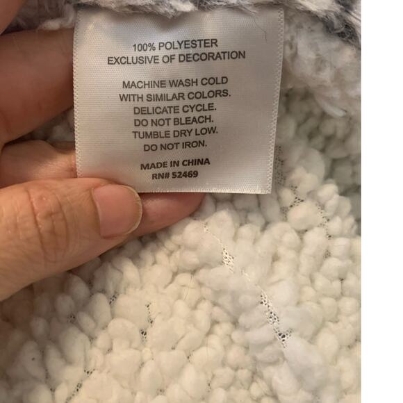 Women reversible hooded Plush wrap one size fits most - Picture 3 of 11